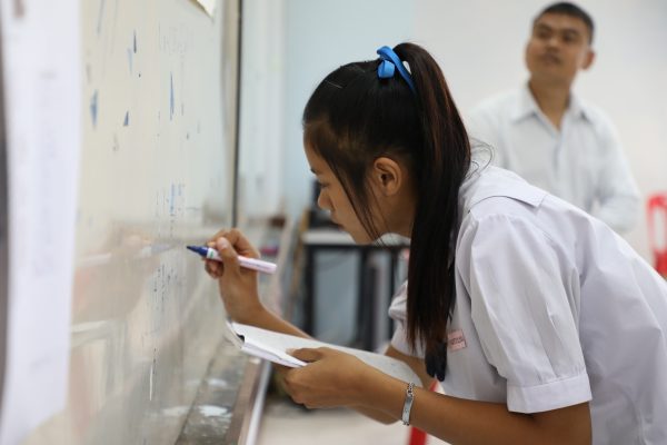 female-student-khon-kaen-600x400-1